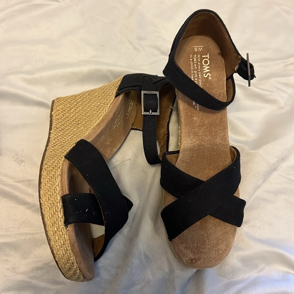 TOMS wedge